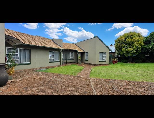 4 BEDROOM HOUSE FOR SALE IN BERGSIG